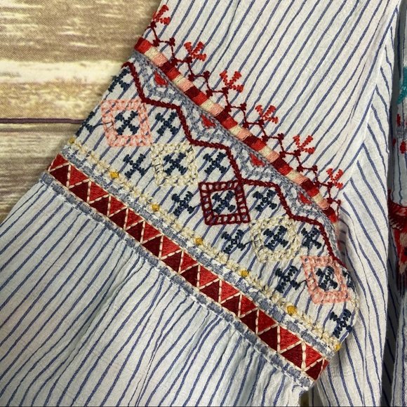 Johnny Was Workshop Nadia Embroidered White Peasant Blouse Medium NWOT - Picture 7 of 16